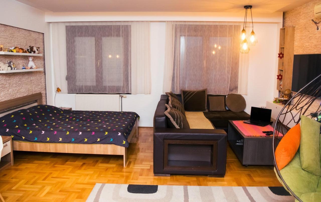 Apartment Aleksija Ni Eksteriør billede