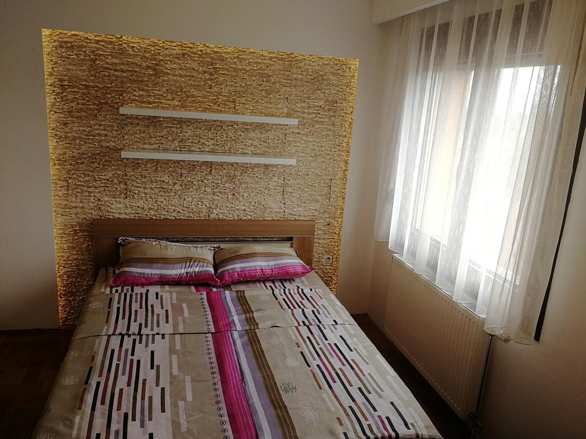 Apartment Aleksija Ni Eksteriør billede
