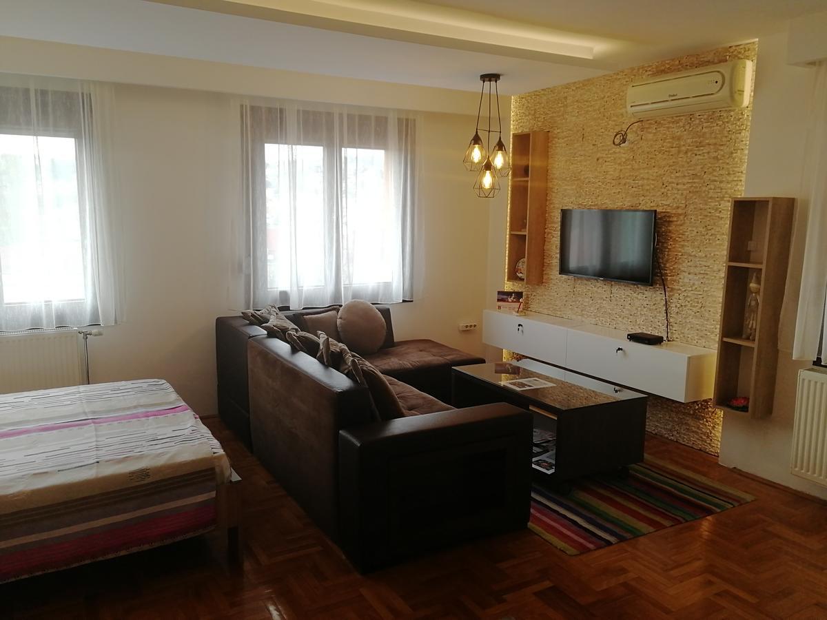 Apartment Aleksija Ni Eksteriør billede